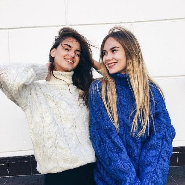 Női vastag pulóver magas gallérral több színben