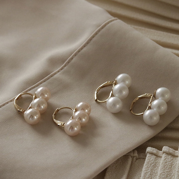 Ежедневни дамски малки обеци с перли в два цвята