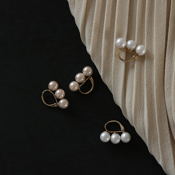 Ежедневни дамски малки обеци с перли в два цвята