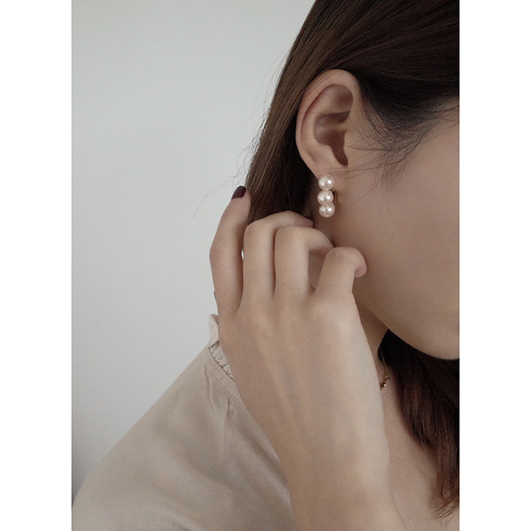 Ежедневни дамски малки обеци с перли в два цвята