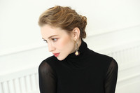 Női nem szabványos fülbevaló érdekes formában