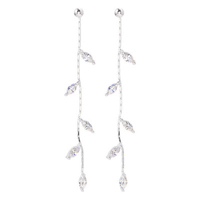 Απαλά γυναικεία σκουλαρίκια σε ασημί χρώμα