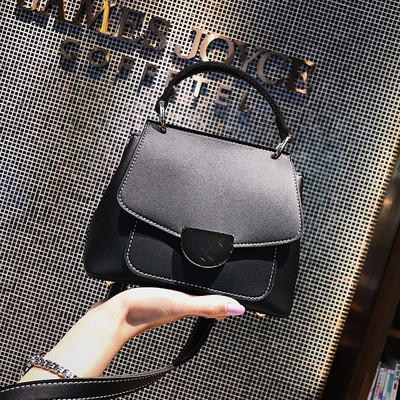 Μοντέρνα γυναικεία τσάντα με μακρά και κοντή λαβή σε τέσσερα χρώματα