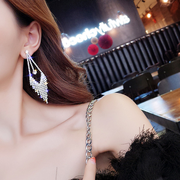 HIT Elegáns női függő fülbevaló kövekkel két színben