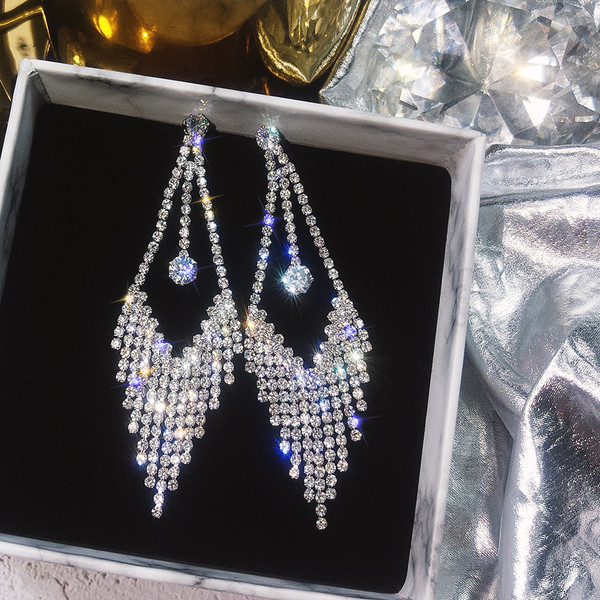 HIT Elegáns női függő fülbevaló kövekkel két színben