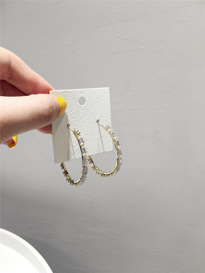 Modern női kerek fülbevaló kövekkel, két színben