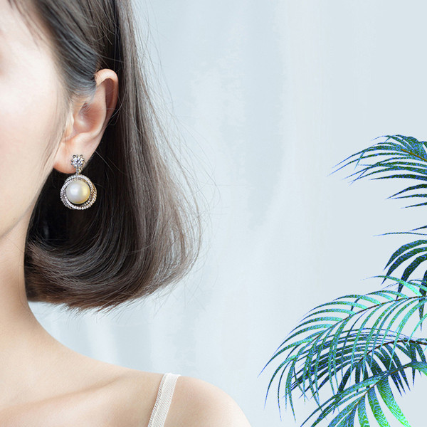 Cercei eleganti de dama cu perle cu pietre decorative in doua culori