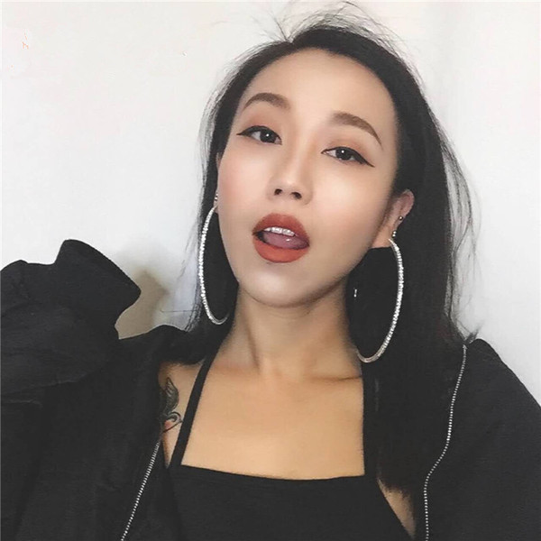 Stílusos női nagy kerek fülbevaló két színben