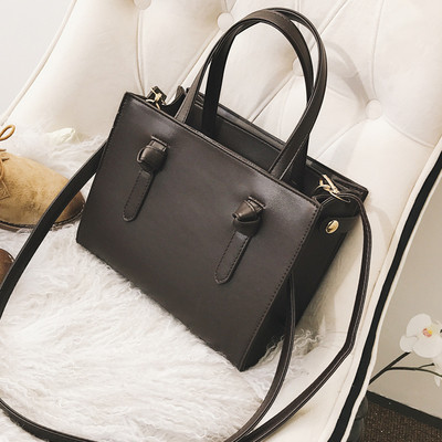 Σύγχρονη γυναικεία τσάντα σε τέσσερα χρώματα