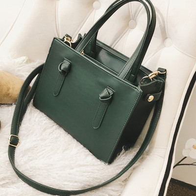 Σύγχρονη γυναικεία τσάντα σε τέσσερα χρώματα