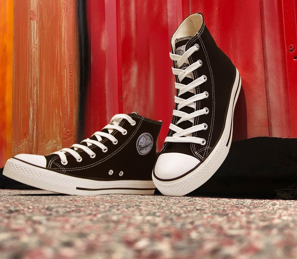 Καθημερινά γυναικεία παπούτσια σε δύο χρώματα - δύο μοντέλα