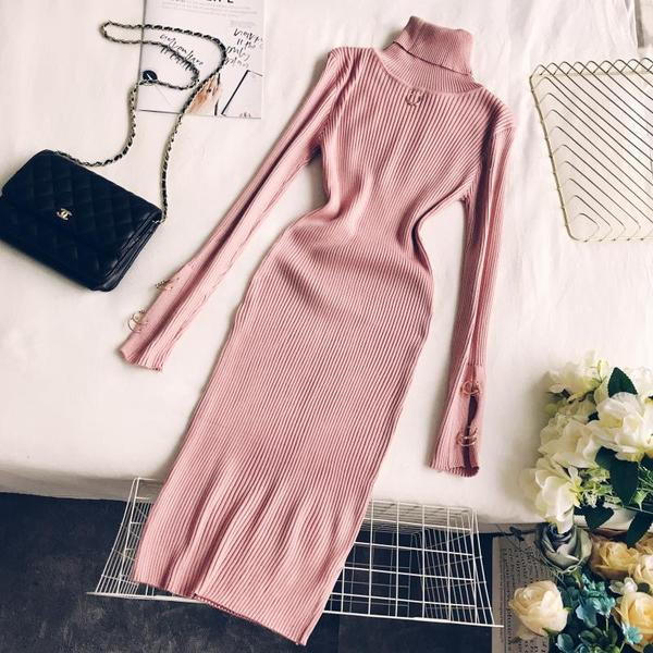 Μοντέρνο γυναικείο φόρεμα και μεταλλικά στοιχεία σε διάφορα χρώματα