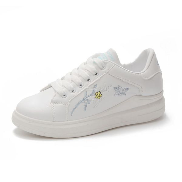 Μοντέρνα γυναικεία πάνινα παπούτσια σε λευκό με floral μοτίβα