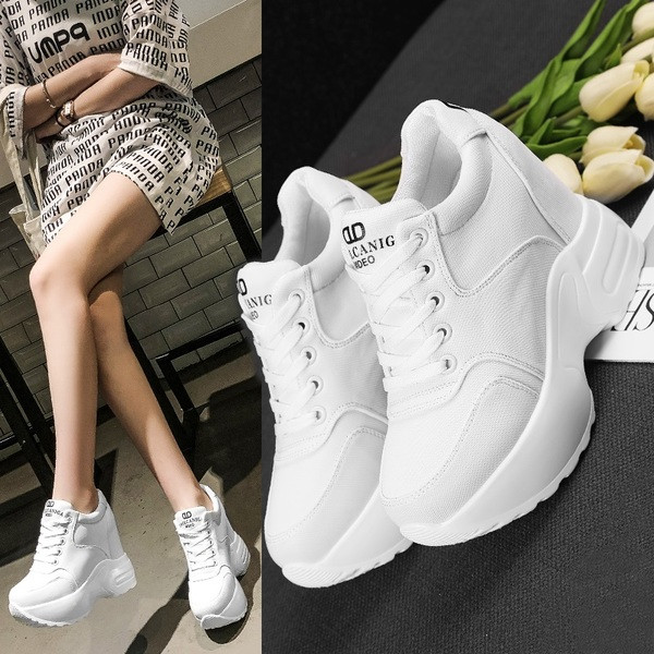 Καθημερινά γυναικεία πάνινα παπούτσια σε δύο ψηλά τακούνια