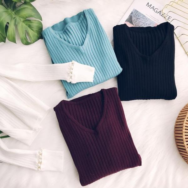 Νέο μοντέλο γυναικείο πουλόβερ  με ντεκολτέ σε σχήμα V και πέρλες σε τέσσερα χρώματα