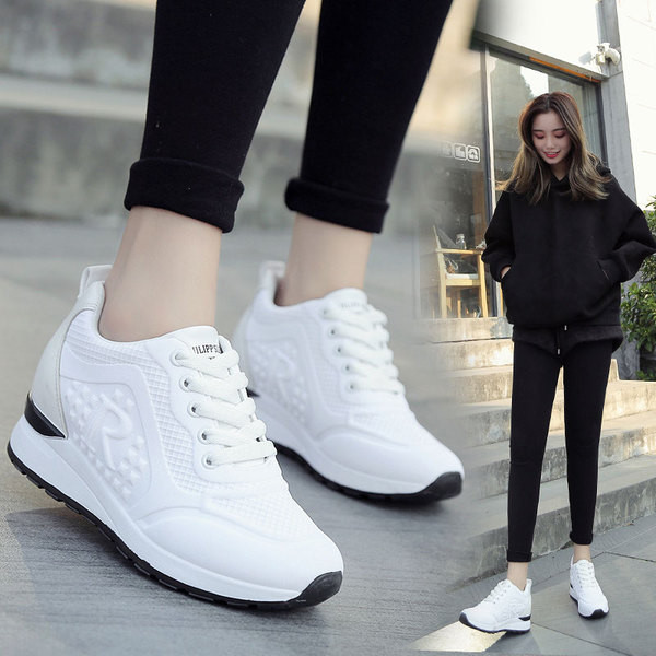 Μοντέρνα γυναικεία παπούτσια με παχιά σόλα σε δύο χρώματα