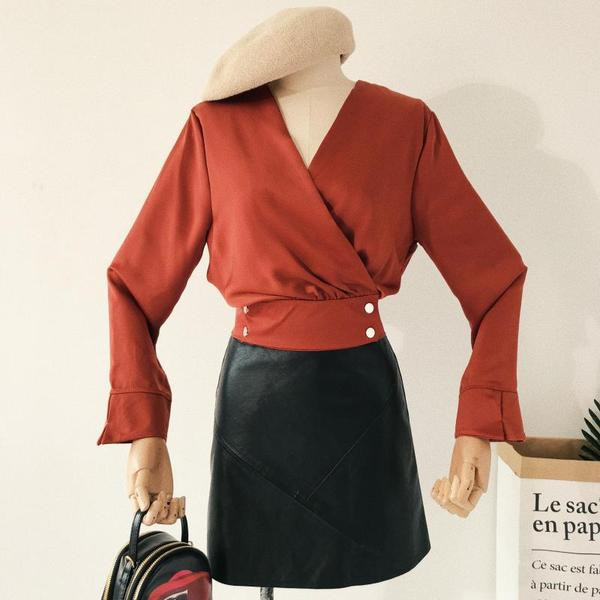 Modern női ing V-nyakkal, három színben