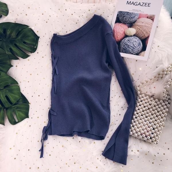 Modern női blúz egyujjal és oldalsó megkötővel, több színben