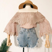 Bluză de damă din dantelă cu umerii deschiși și mâneci largi în trei culori