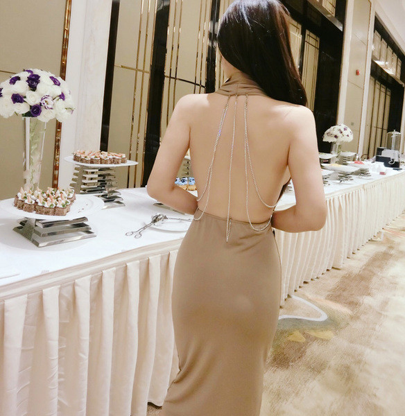 Elegáns női ruha érdekes hátrésszel két színben