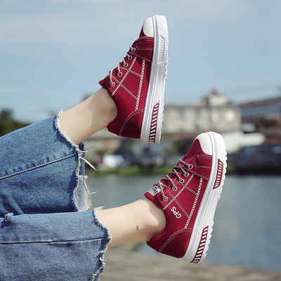 Kényelmes női tornacipő három színben