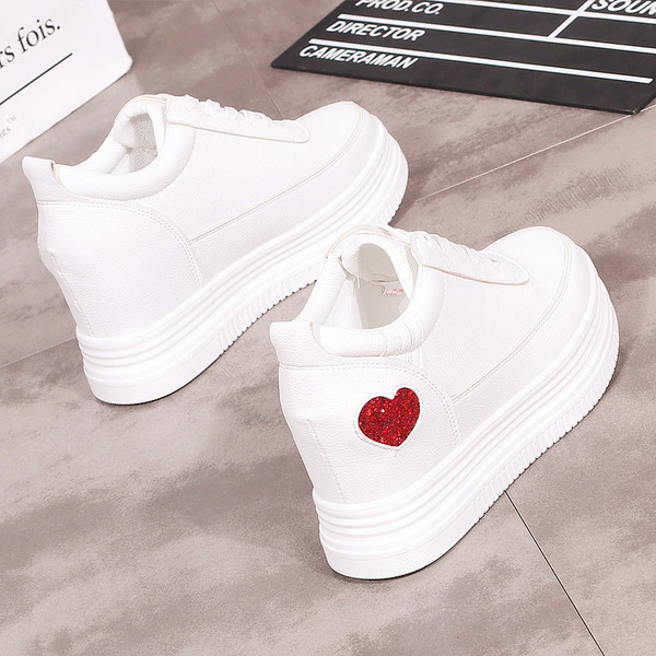 Elegáns női platform tornacipő fehér színben - két modell