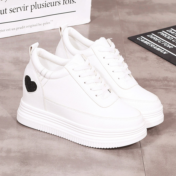 Elegáns női platform tornacipő fehér színben - két modell