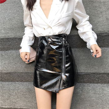 Aktuális női rövid szoknya eko bőrből fekete és piros színben