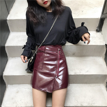 Aktuális női rövid szoknya eko bőrből fekete és piros színben