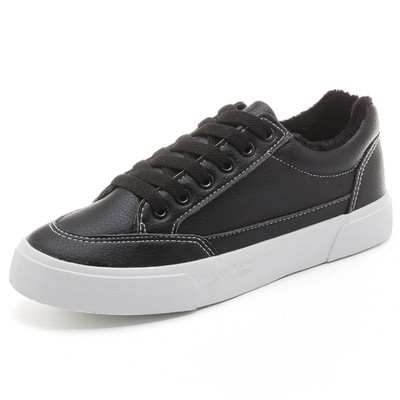 Kényelmes női tornacipő vastag béléssel, három színben