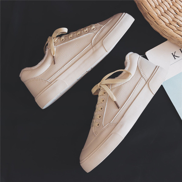 Kényelmes női tornacipő vastag béléssel, három színben