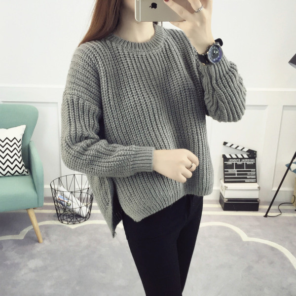 Modern női pulóver O-alakú gallérral és gombokkal, három színben