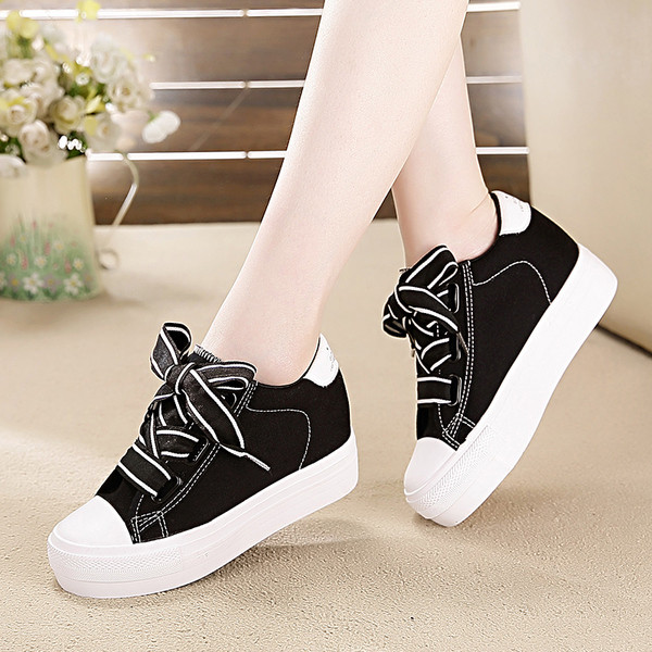 Γυναικεία παπούτσια με παχιά σόλα σε τρία χρώματα