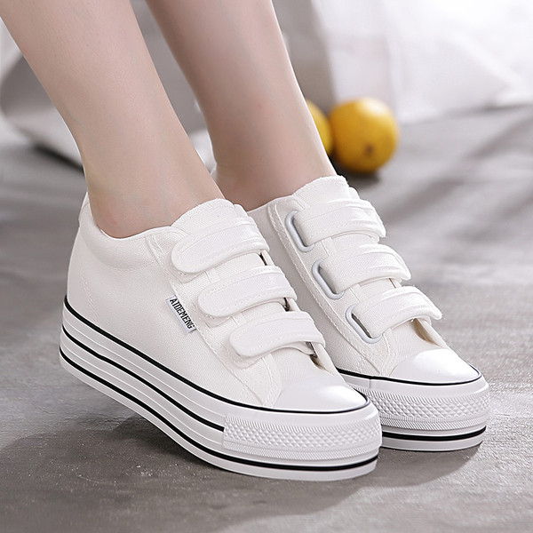 Γυναικεία καθημερινά αθλητικά πάνιαν παπούτσια σε τέσσερα χρώματα