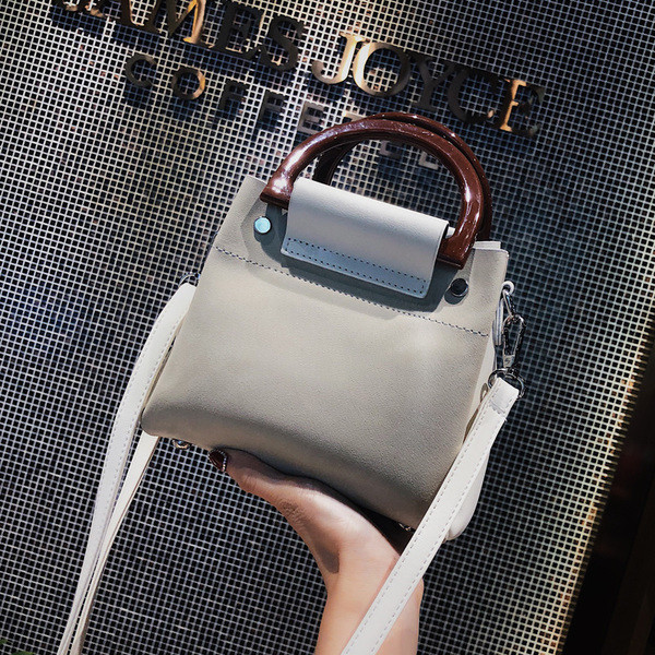 Praktikus női táska négy színben