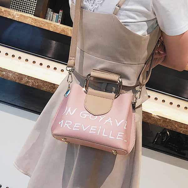 Öko bőrből készült modern női táska négy színben