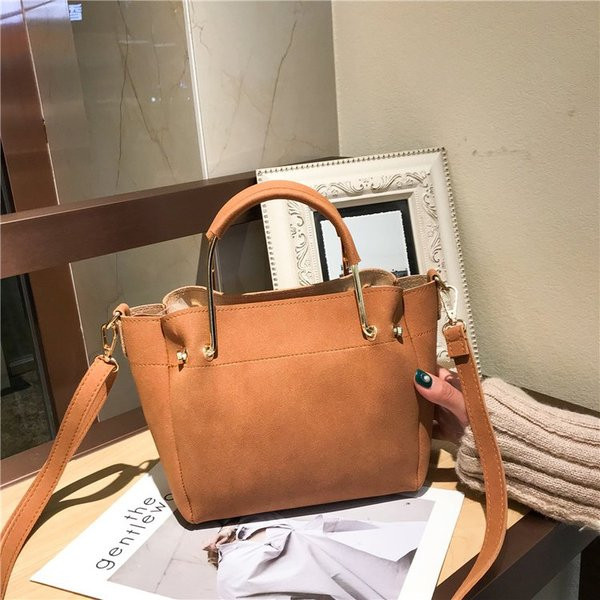 Elegáns kézitáska négy színben