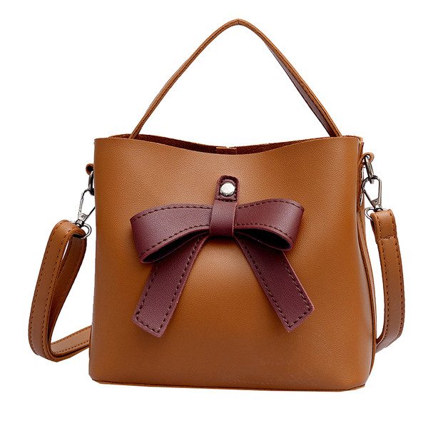 Alkalmi kézitáska szalaggal több színben