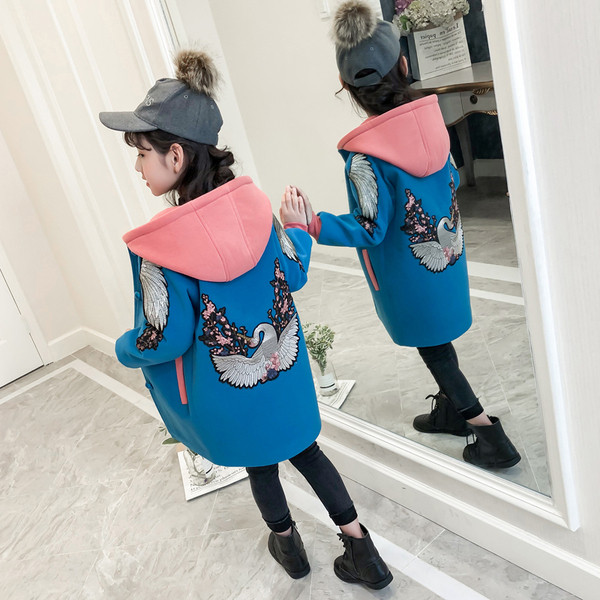 Modern gyerekkabát lányoknak három színben