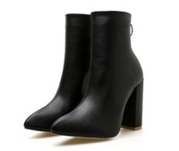 HIT ΤΓυναικείες μπότες σε οικολογικό δέρμα σε λευκό και μαύρο χρώμα