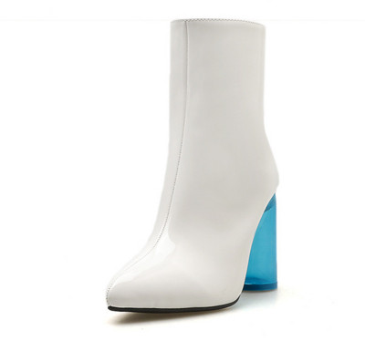 Μοντέρνες γυναικείες μπότες  με διαφανό τακούνι σε άσπρο και μαύρο  χρώμα