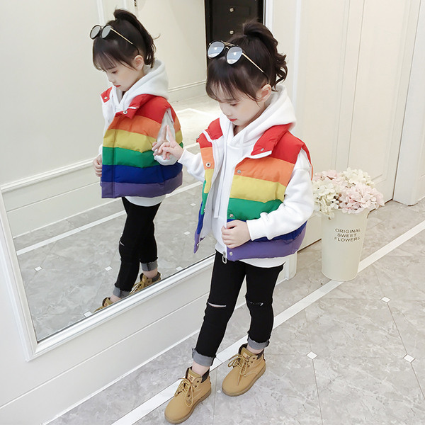 Παιδικό μοντέρνο  γιλέκο με κουκούλα για κορίτσια