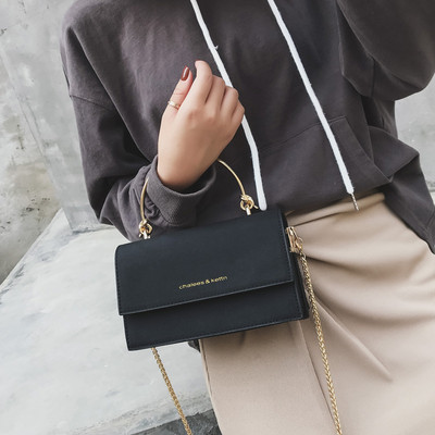 Μικρή απλή τσάντα σε διάφορα χρώματα