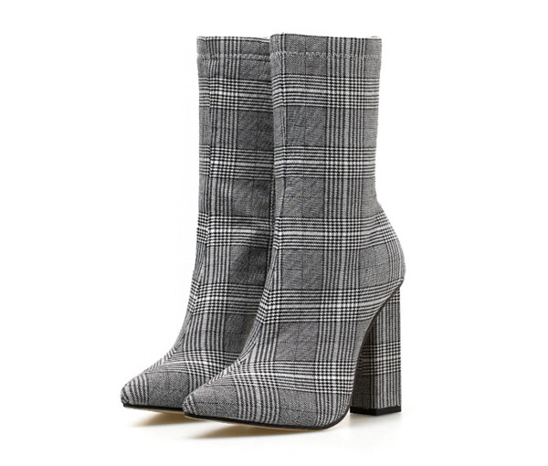 ÚJ Kockás női csizma hegyes modell