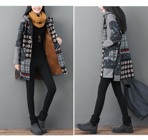 Модерно дамско яке с качулка и джобове в два цвята