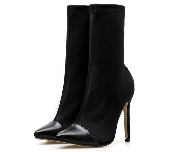 Μοντέρνες γυναικείες μπότες ακονισμένο μοντέλο με ένα στοιχείο -εξωτερικό δέρμα