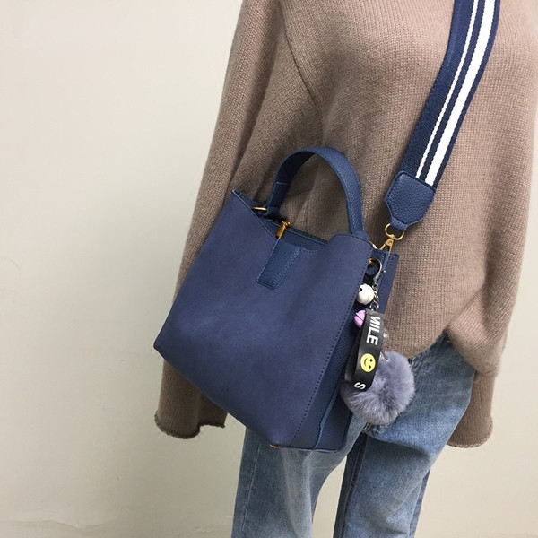 Γυναικεία τσάντα σουέτ σε τρία χρώματα