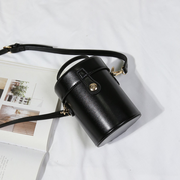 Lezser retro bőrtáska két színben