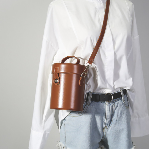 Lezser retro bőrtáska két színben