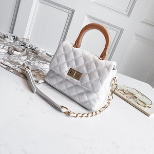 Stílusos női kistáska rövid és hosszú füllel, három színben